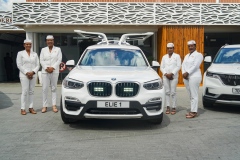 Limousine-with-White-Ladies